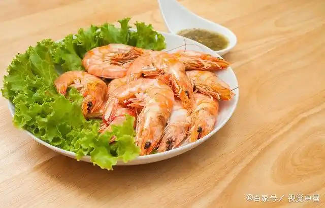 虾的味道很鲜美,但你知道虾不能和食物什么一起吃吗?