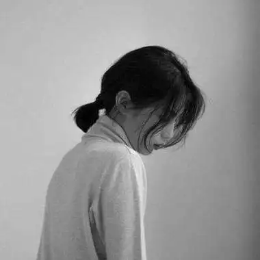 美女头像伤感落寞孤独女生意境图片