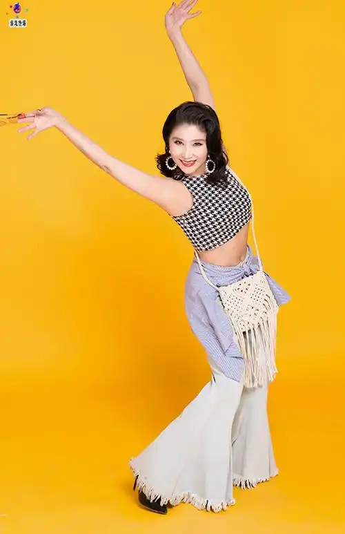 中国舞蹈家夏冰个人艺术造型